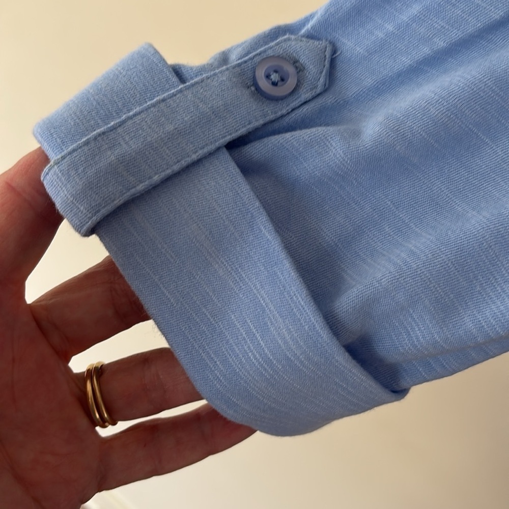 Chico's Blue Button Front 2 Front Pocket Shirt Size 2 - Picture 4 of 8